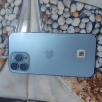 ايفون 13برو ماكس  لون البحري  أمريكي  البطاريه 89 سعرها 700وبيه مجال  ...