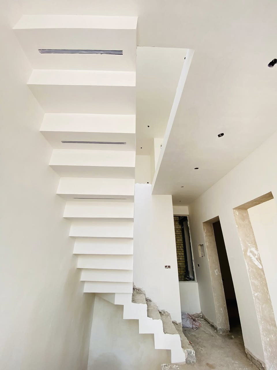 السلام عليكم كادر جص وبورك من الموصل من اربع خلفات مبيت بنفس موقع العمل *********** @***********
