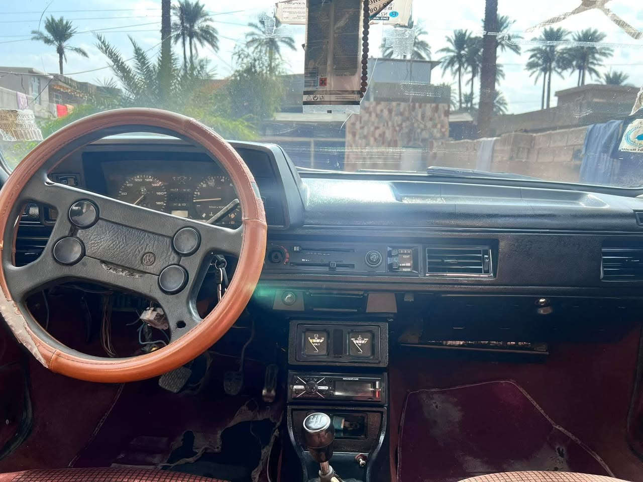 السلام عليكم للبيع برازيل موديل 88
رقم نينوى دولي كير محرك كفاله 
كهربايات شغاله صدر نص عمر 
السعر 25 وبيه مجال 
مكان السياره صلاح الدين الضلوعيه 
اتصل ***********.     ***********
