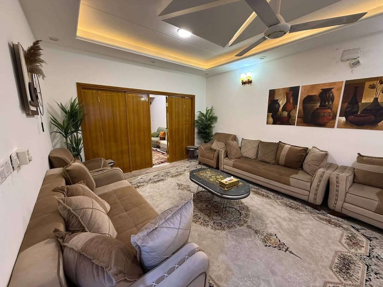 النجف الاشرف
الغدير الثانيه
دارمساحه200بلوك2
طابقين
غرفه.واستقبال.وصاله.ومطبخ.حار وبارد
.وصحيات
الطابق الثاني .ثلاث غرف نوم
يباع نقدا ..السعر 235مليون
وبيه مجال للمشتري
مكتب الاعمارالهندسي
***********
***********
