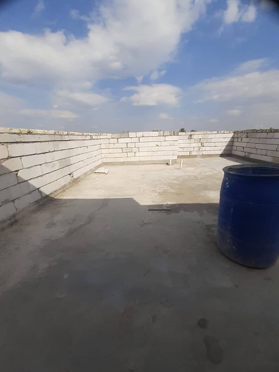 يالله بيت 100م للبيع نقد او تقسيط يحتوي على3غرف نوم اساس صب. السعر 28 مليون وبه مجال العنوان كوفه البراكي قرب معمل السمنت بشارع السبيس للاستفسار الاتصال على الرقم ***********يوجد واتساب او على الخاص
