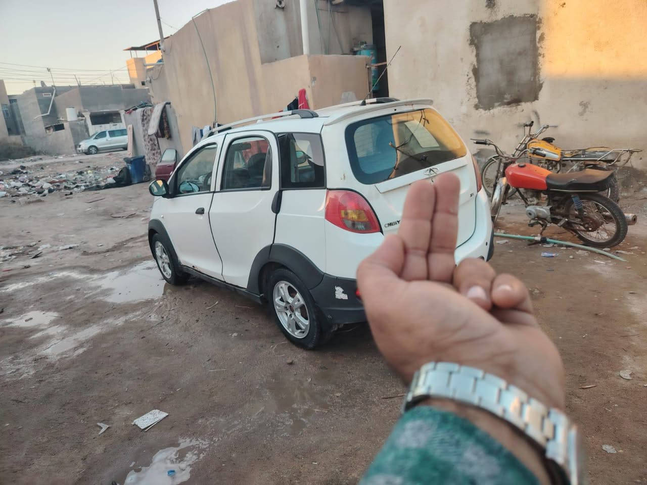 سلام عليكم شيري اكس وان سياره مال جني مكينه خير من الله كير حداده 70من 100سياره جاهزه تبريد تخم تأير تحويل مباشر بيهه ملاحظات خياس بصيط مكان البصرة  السعر 33وبيه مجال ***********
