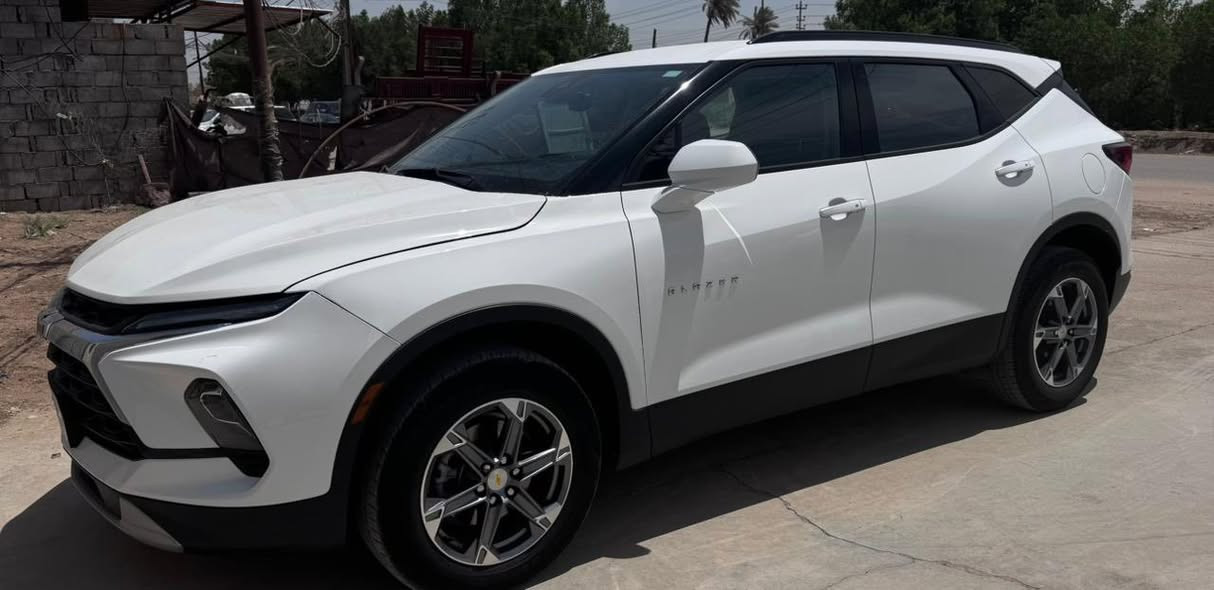 السلام عليكم
للبيع  شوفرليت بلايزر ٢٠٢٣

اللوحة: رقم بغداد بأسمي

- حجم المحرك ٤ سلندر ٢٠٠٠ تيربو

- كير ٩ نمر 

- بصمة ابواب وتشغيل عن بعد بالريمونت

- بصمات ٤

-  زينون عالي ناصي آصل. 

- رادار امامي جانبي 

- رادر جانبي مانع اجتياز. 

- كامرة خلفي دوارة. 

- المقاعد مخمل اسود و رصاصي طوخ.

- جنطة كهرباء. 

- الكرسي الامامية كهرباء + تدفئة 

- تبريد خلفي قطعتين 

- تحكم ستيرن جهتين

- سستم صوت متكامل

- هاند بريك بصمة

- تحديد مسار 

- توقف ذاتي 

السعر ١٨٠ $ ورقة وبيها مجال 

علما ان السيارة جاهزة من كلشي ترقيم جديد بأسمي مابيها نقص برغي ولا كلوب بالدشبول مشتغل و لا سيرفس متهني الياخذها و سعرها ارخص من البسوك حاليا

للأستفسار اكثر الاتصال :***********
