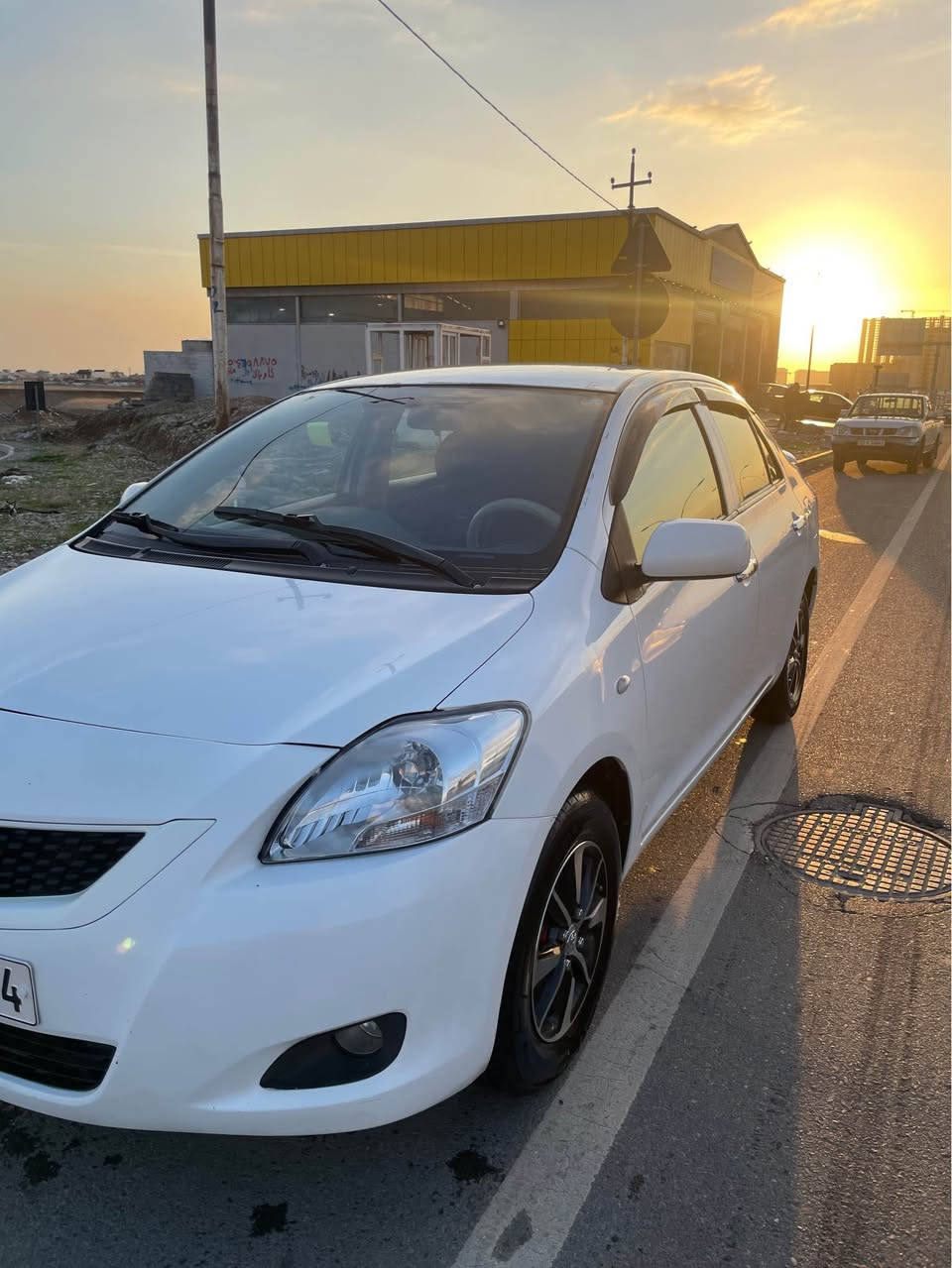 تۆیۆتا یارس سپی ٢٠١٢ 
بی لیدران بی سبوخ 
سەقفی تەزرەو شەپۆلی هەیە 
٢ شوێنی ساردە  
سەنوی و هەزەی نوێیە ٢٠٣٠ 
٤ تای نوێیە 
گێرو مەکینە بەشەرت 
سحر (٩٥) شوێن هەولیر أربيل, العراق


**إذا كنت صاحب هذا الإعلان وتريد حذفه لأي سبب، رجاءا أرسل رسالة إلى الدعم الفني**