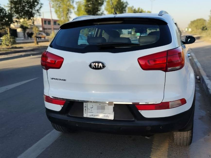 السلام عليكم 
للبيع سيارة سبورتج موديل 2015 وارد خليجي رقم بغداد مشروع وطني محرك 2000 جي دي اي السيارة مسجلة بسمي اني صاحبها الشرعي السونار مرفق مع الصور ماشية 140 كيلو متر حقيقي محرك كير صدر كفالة عامة تبريد ثلج السيارة حلوة او جديدة او جاهزة او حيل نظيفة السعر 147 اوبيها مجال للطيبين العنوان بغداد الغزالية رقم الهاتف   ***********
ملاحظة الرقم بي واتساب 
اتصل اوبيك خير ودلل
