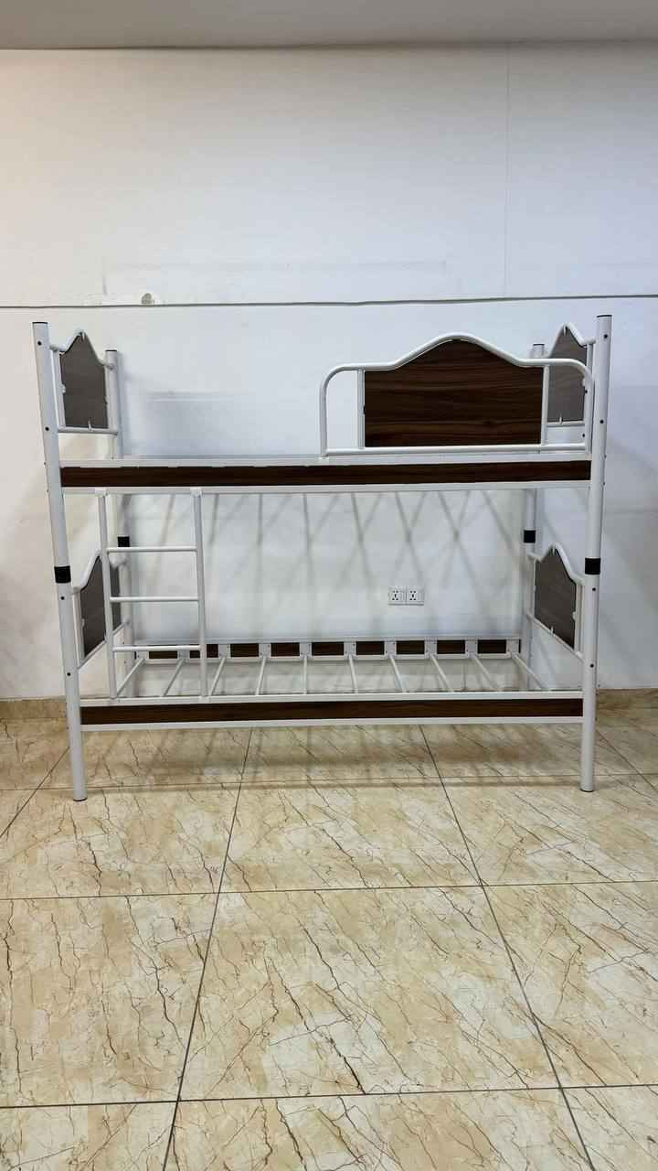 سرير طابقين 
القياس 90 في 190 بغداد, العراق


**إذا كنت صاحب هذا الإعلان وتريد حذفه لأي سبب، رجاءا أرسل رسالة إلى الدعم الفني**