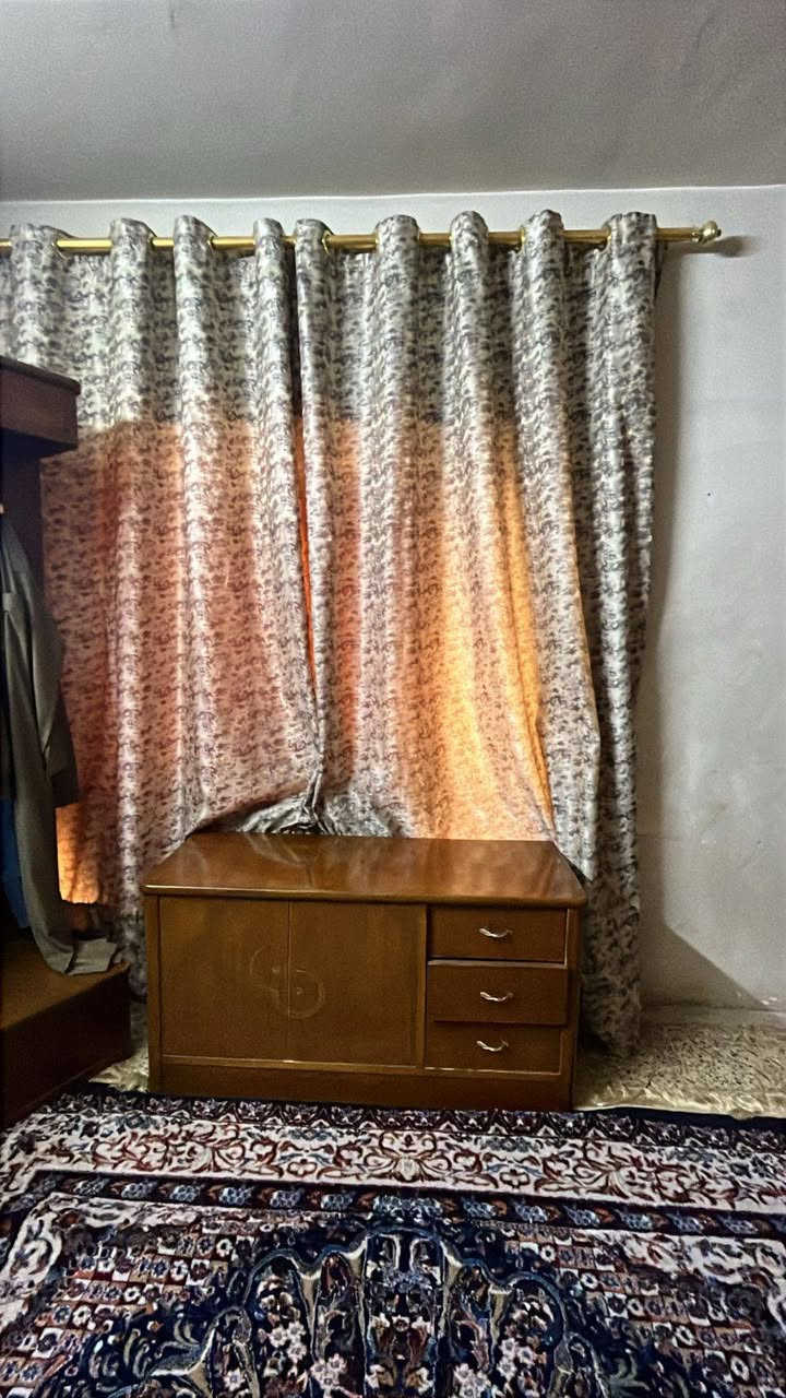 للبيع غرفة نوم صاج عراقي المكان بغداد حي العدل للاتصال *********** سعرها 750الف وبيه  مجال ان شاء الله
