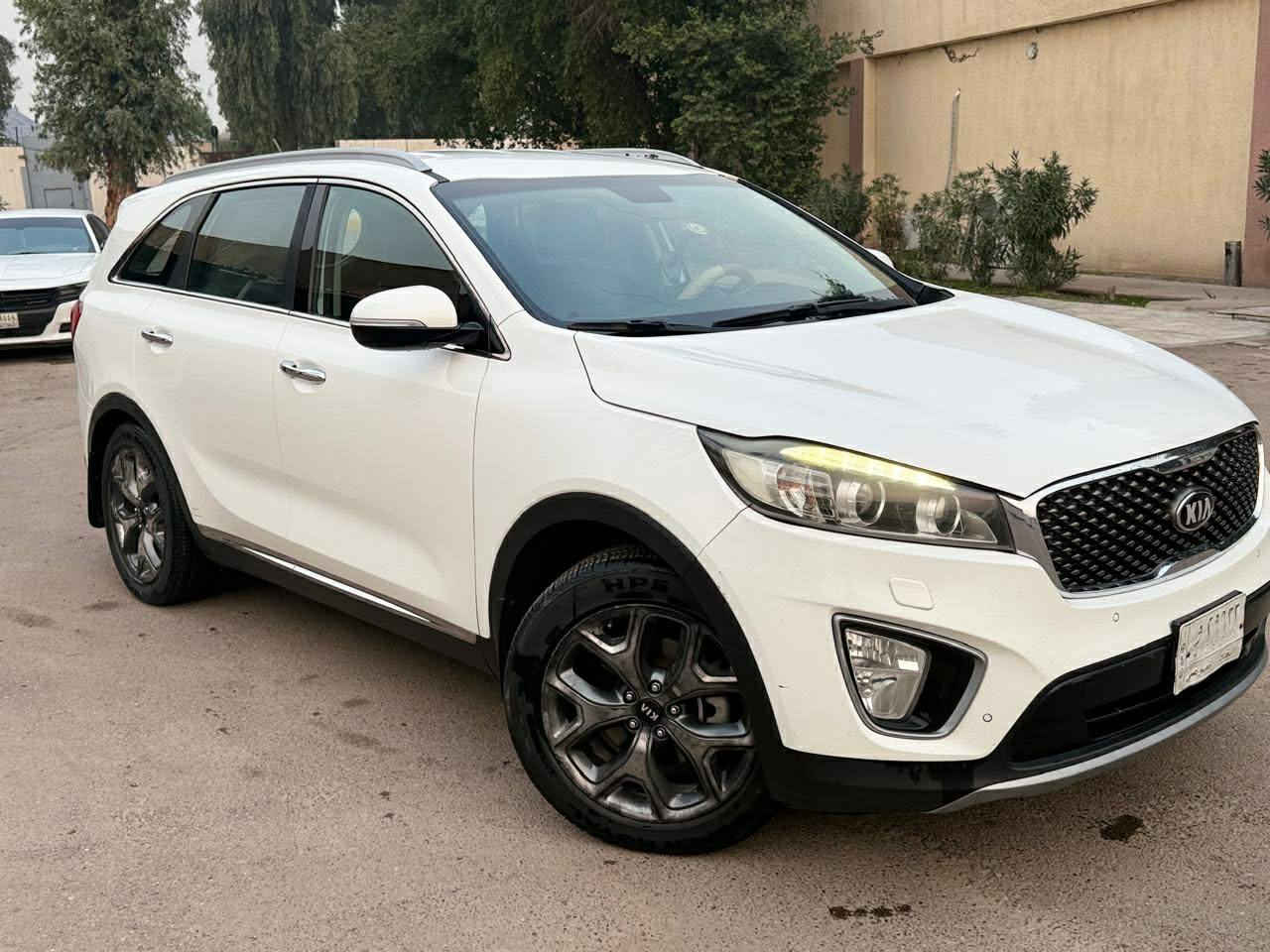 سورنتو خليجي ٢٠١٦ اللون ابيض ٦ سلندر ٧ راكب كشنات جلد بصمه مع بصمه أبواب جنطه كهرباء مرايه شفط واشارة بالمراية زراك لايت ماشية ١٥١ الف بيها بارد بسيط هلال الجاملغ الخلفي الأيمن وتكحيل شفة البنيد موضحه بالصور السعر ٢١٥ وبيها مجال بسيط غير متواجد على الفيس ***********
