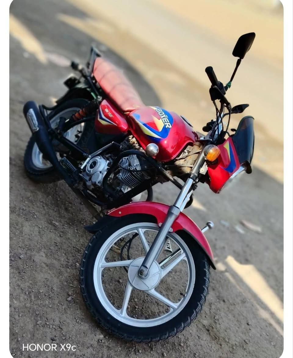 بوكسر للبيع موديل 2017  اوراق اصولي دراجه خير من الله ونضيفه كلش السعر (750) وبيه مجال بسيط العنوان ناصريه قلعه سكر 
والخاص مفتوح.  وهاذا ***********
