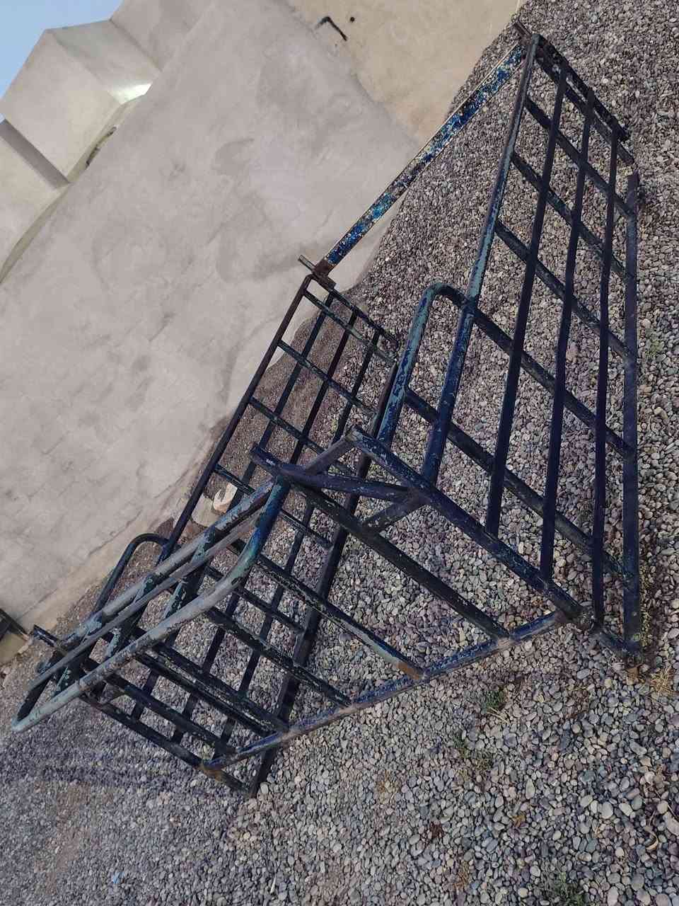 محجل كيا للبيع جديد نضيف السعر 150 بي مجال الشراي،***********
