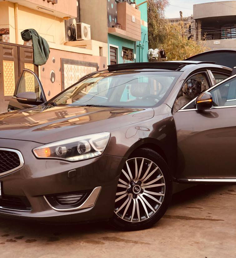 للبيع أو مراوس ب أوباما حصراً 
#كيا_كادينزا_خليجية_فول_مواصفات 

#الموديل: 2014 

رقم بغداد محرك وكير ع وضع الشركه بدون تنقيص 

ولا صوت رواجز وادامه مستمره #مكفولة

بيها قطعة وحدة الجاملغ الخلفي بالعراق 

السيارة فول ١/١  قمارة بانوراما 

#المواصفات

تشغيل بصمة مع بصمة الأبواب الأمامية

نظام ترحيب

إنارة بالمرايات والأبواب الأمامية

كاميرا وحساسات خلفية

حساس ماسحات + زراگات اللايت الأمامي 

بردة خلفية متحركة

كشنات كهربائية جلد VIB تدفئة وتبريد 

لوحة تحكم بالكشن الخلفي + تدفئة كشنات ونضام الصوت

لد امامي وخلفي وعدسات متحركة وكالة 

تحكم كامل بالستيرن ونضام تثبيت السرعة 

شفتات ستيرن رياضي بلادي 

نظام ترحيب عند الجلوس والتشغيل

شاشة نظام صوتي infinty

مري شفط مع الأشاير

ويل حجم ١٩. 

مرايات قلاب ويه R

تبريد تدفئة قطعتين

تخم تاير جديد

وباقي مواصفات الكادنزا معروفة

ترايك من زاخو للبصرة جرة وحدة 

السيارة عليها ادامة كاملة 

 

#السعر  145 وبيها مجال للطيبين 

#رقم_الهاتف / ***********

مكان السيارة #بغداد 

رجاءاً إذا مو شراي لا تكسر بحلال الوادم 

يكفي تعبر المنشور أو تصلي ع محمد
