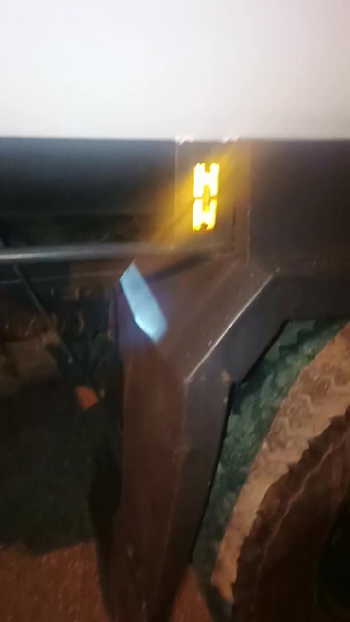 هينو  للبيع موديل 1988   مكفوله  حموله 9500  مكان الفلوجه   الاتصال ***********اثير *********** كورك
