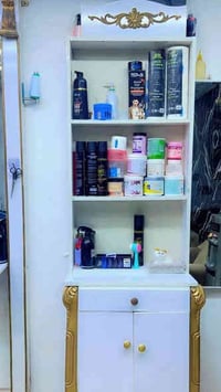 مرايات حلاقة ثنين مع فاترينه  مستخدمات نضيفات  السعر الكل 125 تواصلو و...