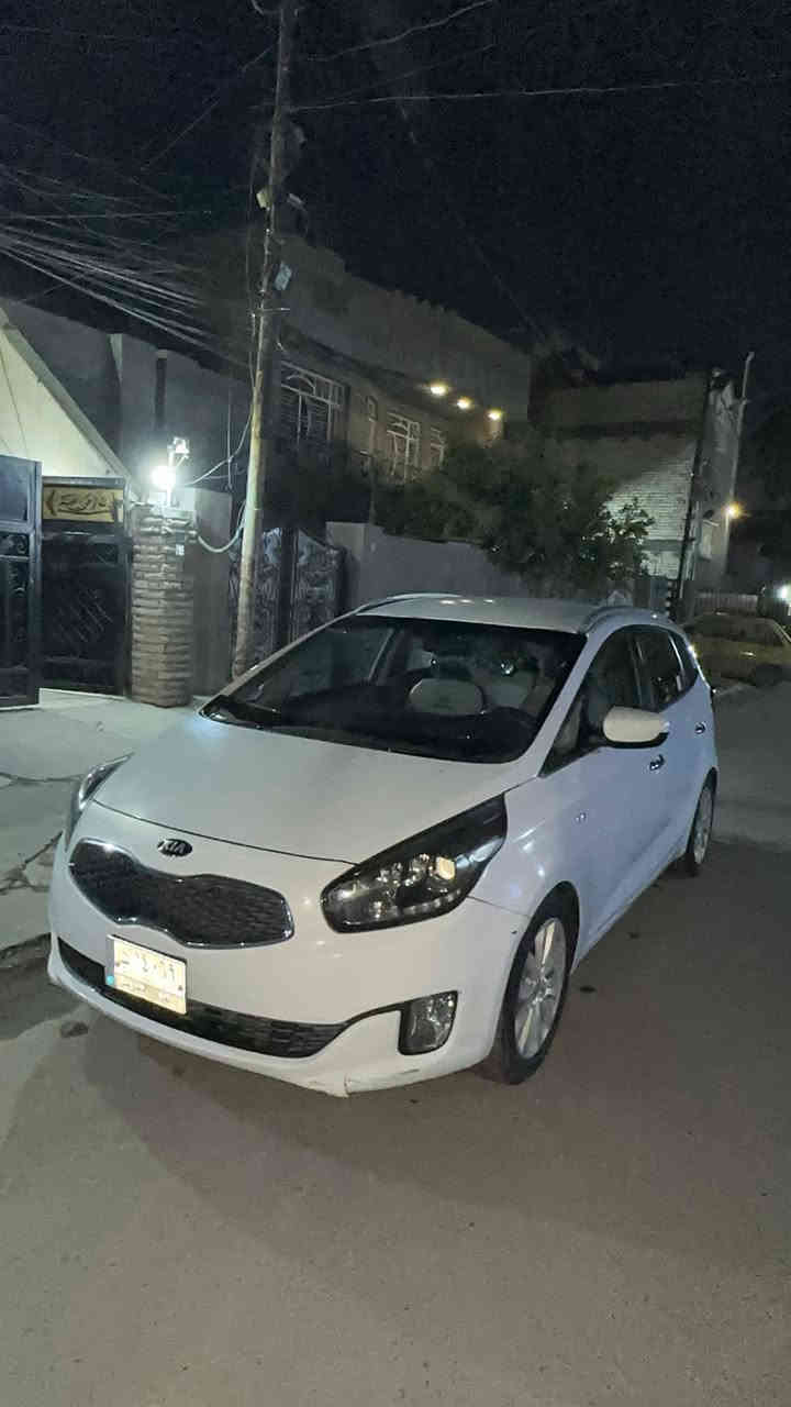 السلام عليكم كارنز 2016
كفاله عامه فقط بارد قليل بل جاملغ الايسر 

مناقصها شي السياره حداديه صدر وتايرات جدد

رايدها ب153 مجال قليل 

مكاني بغداد ***********
