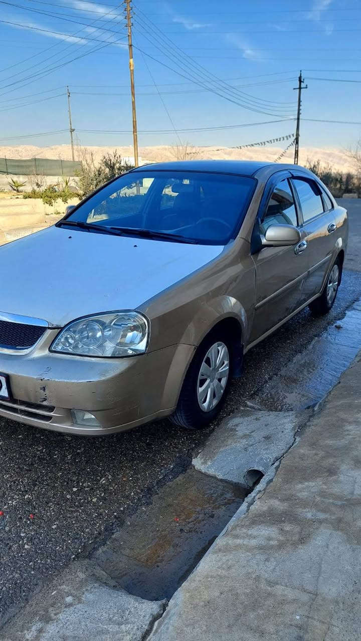 ئوبترا موديل 2007 سياره بي صبغه بتني تقحيل تيدا هه يه سقف و بوند و صندوق بي صبغن رقم نيه سنوي تا 2027 كير و محرك بشه رت تحويل بشه رت سعر 65 رقم *********** دهوك, العراق
