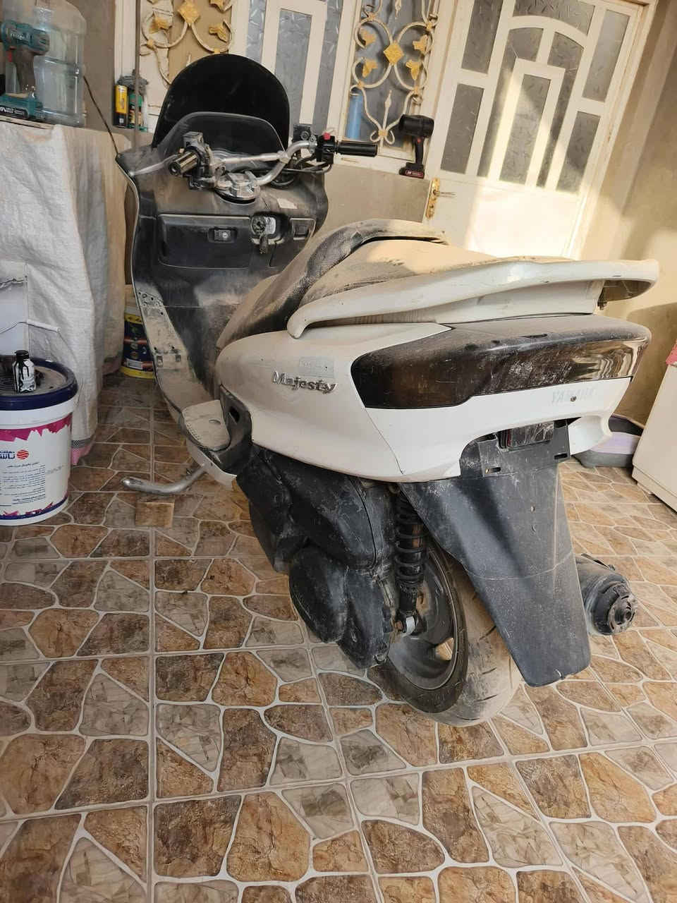 السلام عليكم ماجستة دبل رون للبيع طافية ب 300 وبيها مجال ***********
