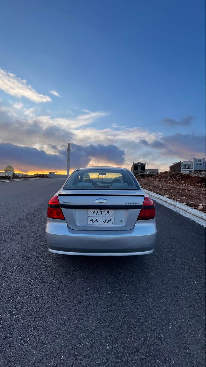 شوفرليت افيو صالون 
موديل ٢٠٠٩
دواخل اصفر
تبريد تدفئة 
كير محرك شرط كير عادي
محرك كبير دبل كمشفت 
شاشة ايبات+كامرة 
اربع تايرات جديد 
بيها واحد قطعة صبغ
سيارة جاهزة ما محتاج شي
*********** اكر, نينوى

