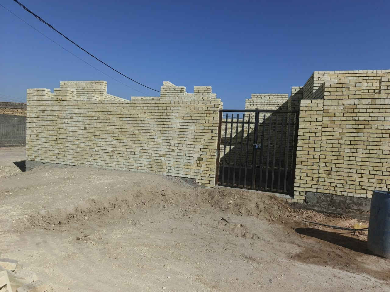 هيكل للبيع المساحه ١٢٠ متر ركن مجمع الزهراء مجمع نبيل ع الحولي بناء طابوك جمهوري خدمات كامله ماء كهرباء مجاري تبليط الاستفسار الاتصال ***********
