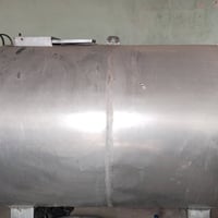 تانكيات للبيع واحد 3000لتر والثاني 5000لتر درجه اولى مستعملات قليل تان...