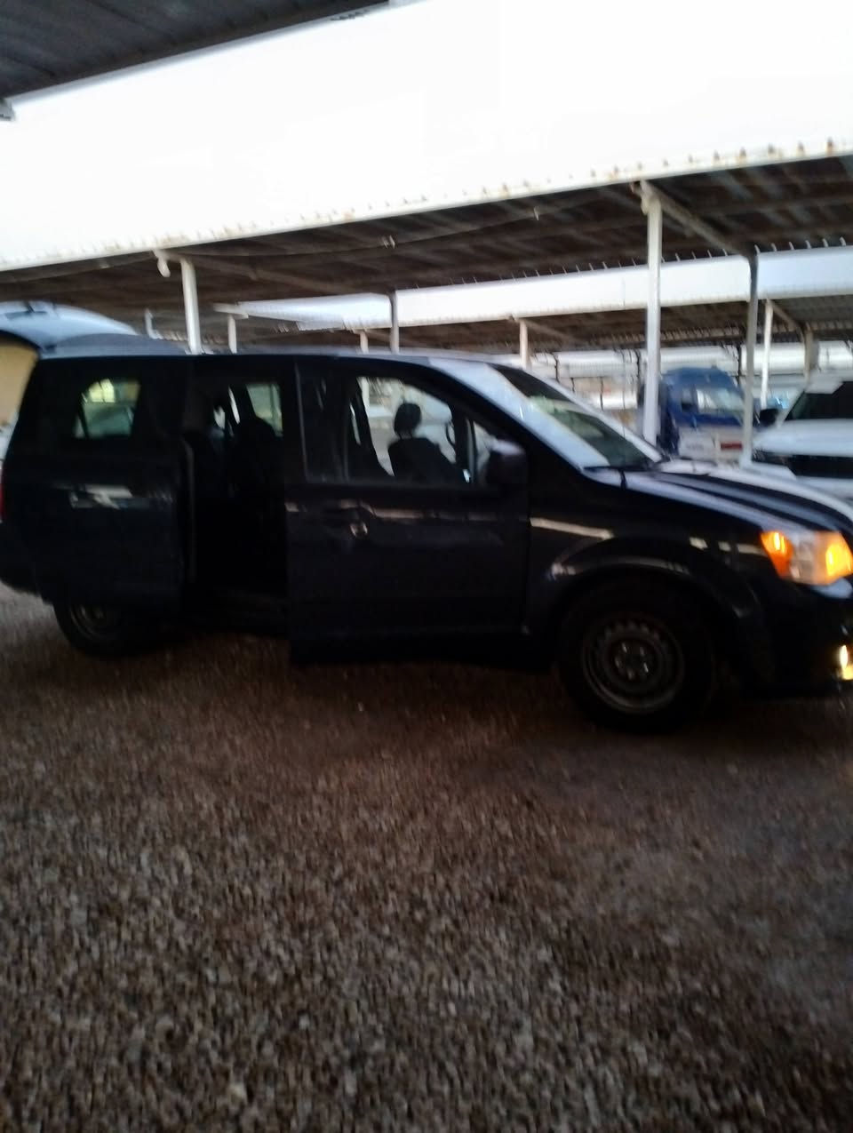 دوج كرفان موديل 2008 رقم انكليزي حجم المحرك 6سلندر 3،300 كشنات منفصل سياحي السياره جديدة وجاهزه من كلشي السعر 105وبيها مجال للشراي مكاني ديوانيه حي الضباط ***********
