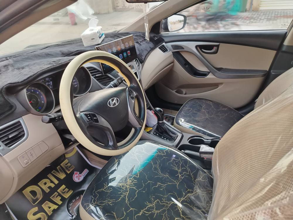 السلام عليكم 
الانترا خليجي بغداد 16محرك 1600دگشن عالي گير محرك كفالة تخم تاير حدادية100‎%‎ تبريد قطعتين كاميرا اشاير بالمري شاشة  لايت زنون رقم انگليزي  السنوية لغاية 28 السيارة ماشية 90
السعر 110وبيها مجال قليل 
العنوان واسط مركز مدينة
للاتصال/*********** دهل اوران, واسط
