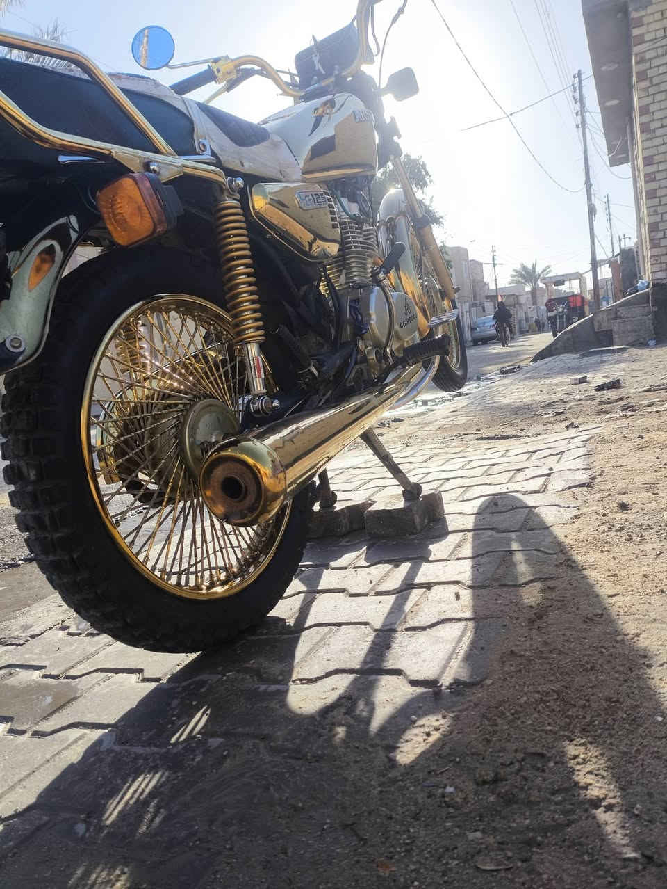 سلام عليكم دراجه للبيع موديل 15 كلها بلاديه حته المكينه ذهبي ما مفتوحه اوراق أصولي مسجلا واصلا للبصمه والرسومات السعر 700 المكان النجف رقم ***********
