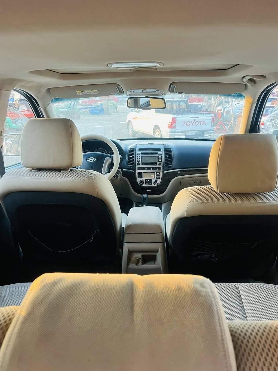 سلام عليكم
سنتافي 2010 خليجي محرك 2400 سبعه راكب 
السونار موجود بلمنشور 
مكانه واسط الزبيديه 
سعر 127
***********
***********
