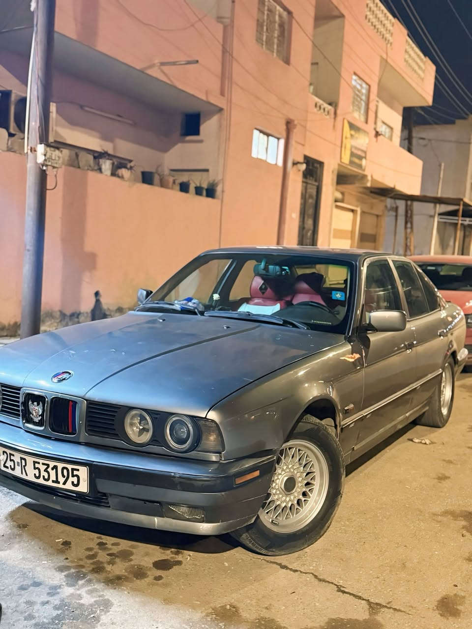 بي ام 535i موديل 1990
مكينه بومة 528 دبل ديجتال 
مكينه وكير وحدادية شرط 
انطيك السياره روح وين ما يعجبك سيارة مشالله حيل نشطة كير اوتوماتيك 
سيارة مصروف عليه ميحتاجله ايشي اضرب سلف وروح فكرك صافي
سيارة بسمي سنوية تخلص 2030 
تحويل ثاني يوم
بطاقه بانزين موجود
***********
