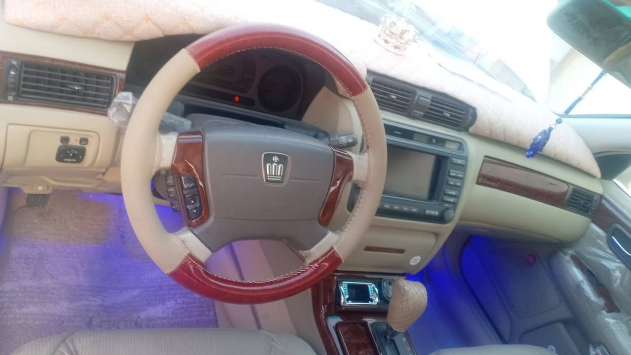 السلام عليكم من رخصت مدير الكروب ملكه 2002للبيع شاصي 75ديفور الكبير 3دكم خضراوي رقم بصره نكليزي بسمي سنويه ل 28تحويره وسام المالكي ودشبول عارف العيساوي وجوه تحويره النجف مكينه كير حداده تخم تاير كله جديد شرط ترايك 180السياره مكفوله كص ونغل جثه وعيب شرعي بيه قطعتين مصبوغات وبيه طخه شبر يم البك لايت الخلفي ومصورهن سعرها 125وبيه شويه مجال *********** البصره قضاء سفوان
