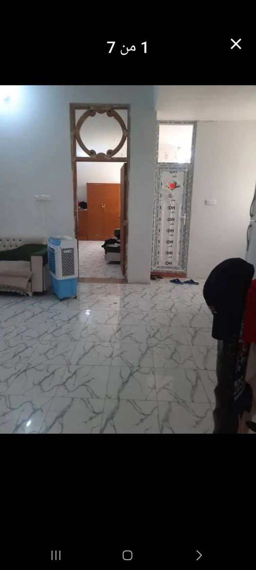 دار مساحه 150م
حي الصحه شارع الكورنيش
خلف مسبح السندباد
ويرهم مراوس بيت 100م في حي الصحه فقط 
سند 25
***********
