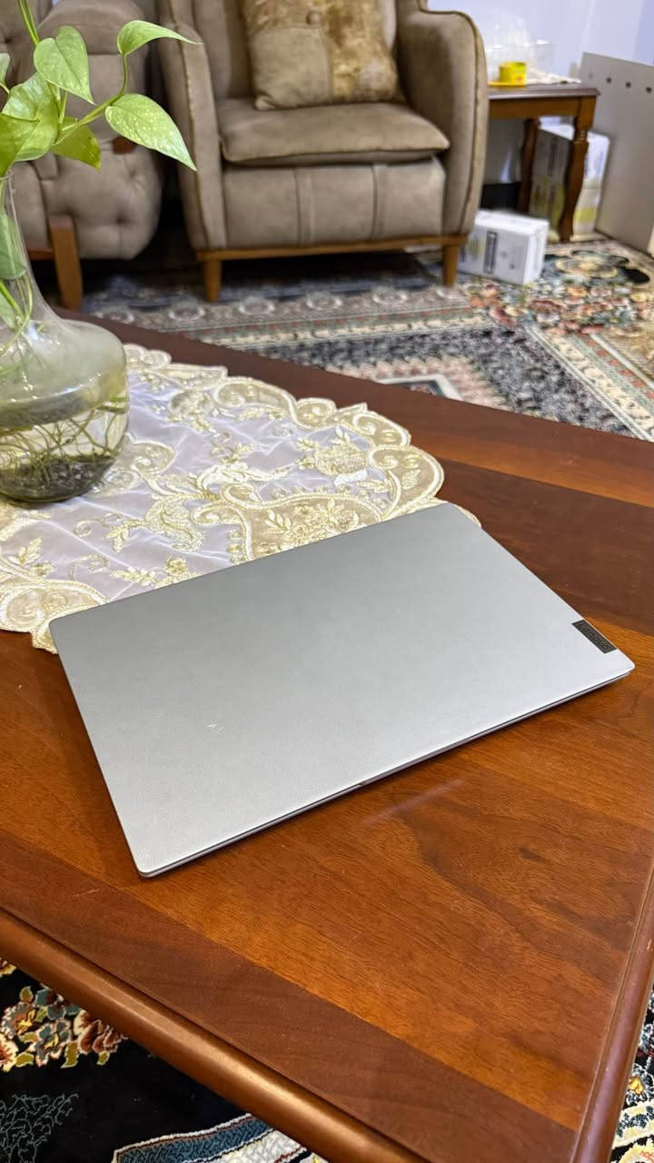 السلام عليكم لابتوب للبيع استخدام قليل 
الاسم : IdeaPad 5-14ITL05 Laptop - Type 82FE
 سنه التصنيع :2019 
المواصفات : 

Processor
11th Gen Intel(R) Core(TM) i7-1165G7 @ 2.80GHz (2.80
GHz)
Installed RAM
16.0 GB (15.8 GB usable)
Graphics card
NVIDIA GeForce MX450 (2 GB)
Intel(R) Iris(R) Xe Graphics (128 MB)
Storage
132 GB of 477 GB used
Device ID
24F817C4-F9F9-4E05-B472-775140AA9477
Product ID
00330-80000-00000-AA484
System type
64-bit operating system, x64-based processor
Pen and touch
No pen or touch input is available for this display

شاشه 4K60fps 
نظام صوتي : Dolby audio محيطي بشكل متطور 
يحتوي على كامره اماميه قابله للاغلاق وبصمه اصبع وبصمه وجهه لفتح الجهاز بالاضافه الى كلمه مرور حسب الرغبه 
الجهاز يعمل بشكل كامل ويحتوي بداخله على اشتراك جميع برامج الاوفيس وجميع برامج ادوبي وجميع برامج الاوتوكاد للرسم الهندسي ويحتوي على اشتراك مدى الحياه لنظام ويندوز 11 برو 
الجهاز يمكن استخدامه لاغراض الدراسه او مشاهده الافلام او صناعه المحتوى الرقمي والمونتاج او تجربه بعض الالعاب 
الموقع / محافظه ميسان حي الجمعيات 
للاستفسار اكثر الاتصال على الرقم /*********** عمارة, ميسان
