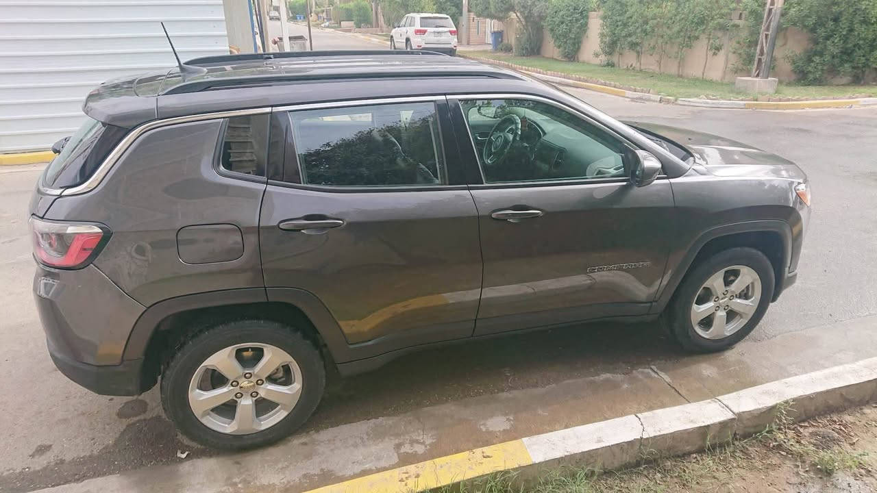 جيب كومباس لايتود فور ويل موديل 2021 محرك ٢.٤ حادث تبديل بنيد وتصليح باب الصندوق موصفات عادية بصمة رادارات طاك اريباك السعر ١٣٨ مكان سيارة بغداد العامرية 
للإستفسار ***********
