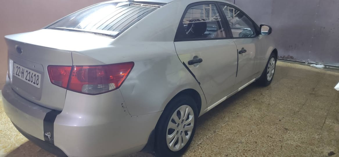 السلام عليكم
كيا سيراتو خليجي 2012
بدون صبغ ولا بارد فقط طختين ما مصلحين مصورين
محرك وكير وتبريد شرط
محرك 16دوش
رقم وسنويه وهزة وفحص جديد
طخم السياره100/100
***********
***********
السعر 95مجال بسيط
