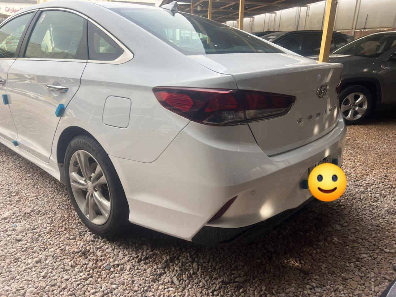 السلام عليكم
سلام عليكم ورحمة الله وبركاته 
سوناتا 2018

 امريكي
مكفولة كفاله عامه 

 محرك  2400 

مواصفات 
بصمة تشغيل وبصمة ابواب
بچم سبورت 
 تبريد قطعتين امامي وخلفي رادارات خلفية وجانبية اشاير بالمرايات 
كشن السائق كهرباء 
تدفئة بالكشنات وتدفئة بالستيرن تحكمات جهتين
مانع انزلاق وبريك ABS شاشة وكاميرا بلادي 
ومكان شحن وايرليس صندوق ذكي يفتح عند الاقتراب 
نظام قيادة درايف مود 
كروس سرعة
يدات نيكل
و باقي المواصفات معروفه 

السياره نضيفه بمعنه الكلمه 

السعر 145 وبيها مجال للشراي 
 العنوان : الأنبار الرمادي 
اتصال : ***********
