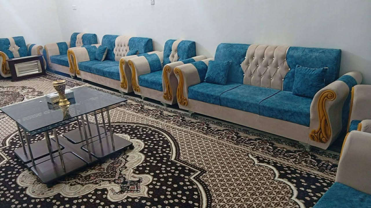 للبيع تخمين 20 مقعد سعر 800وبيهن مجال عنوان الكرمة رقم ***********
