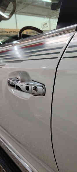 لاندكروز موديل  2014 رقم بغداد مكفولة وجديده السعر؟.  4  وخمسة ورقه وبيه مجال موبيل ***********
