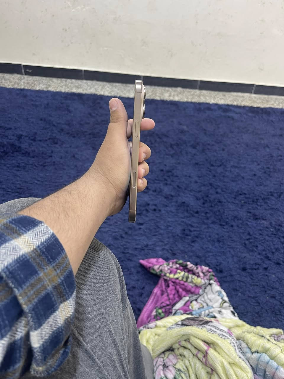 السلام عليكم جهاز16 برو ماكس شرق اوسط اعتبرة جديد فاتحة من الكارتون شرق اوسط كامل ملحقات بطارية 98 خيال مال زلغ مبي ذاكرة 256 كلة شغال وممبدل شي مكاني بغداد بعدة داخل الضمان السعر 1400 بي مجال بسيط 
***********
