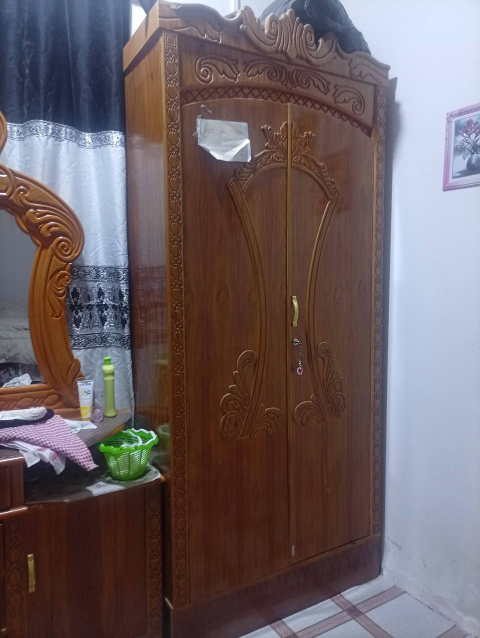 للبيع غرفة نوم صاج عراقية درجة اولى جديدة كلش
مكاني البصرة زبير 
رقم الهاتف / ***********

