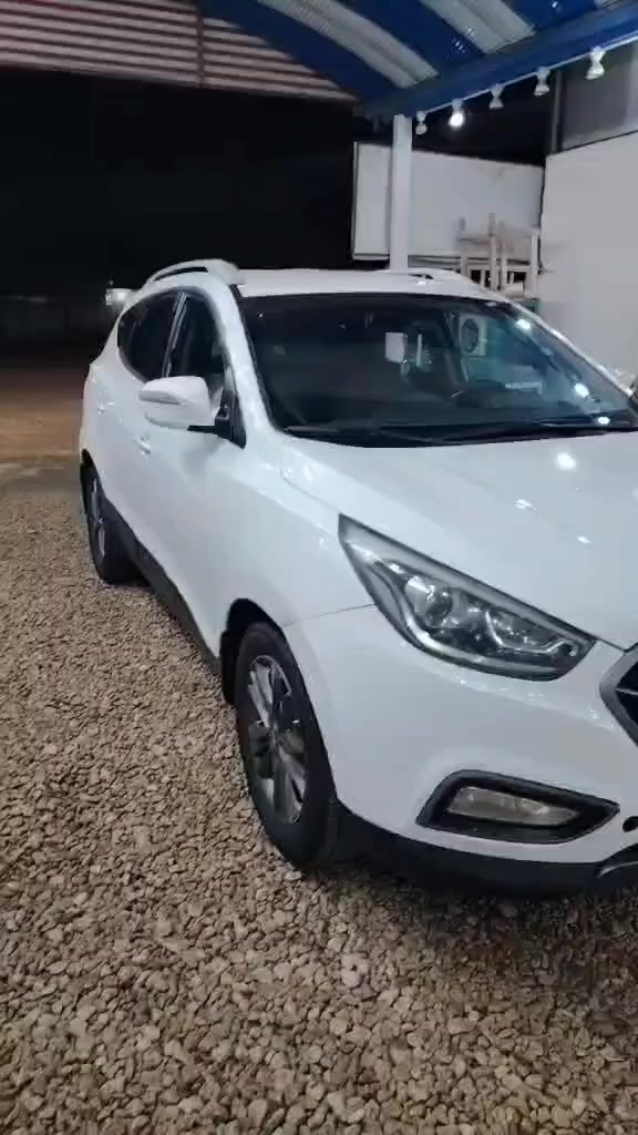 سياره توكسان موديل ٢٠١٦ماشيه١٩٤رقم بغداد سنويه ساقطه بيه بارد بالباب جهة السياق السعر ١٥٥وبيهامجال بسيط للطيبين اوالاتصال على الارقام التاليه***********/***********/***********والرقم الاخير بيه واتساب
