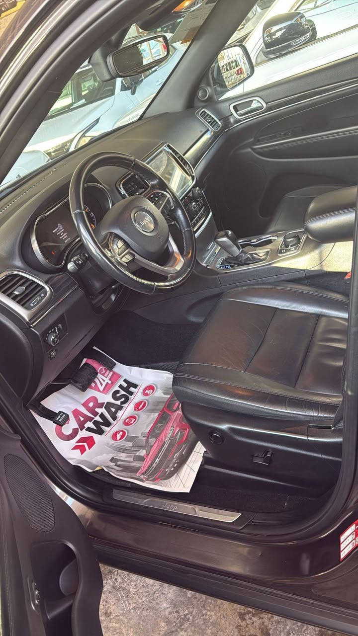 جيب شيروكي موديل 2019 وارد أمريكي كلين
بيها صبغ حجل باب صدر 
شويه من جاملغ 
المواصفات
محرك 6 سلندر
دفع رباعي
كشنات جلد
كشنات كهرباء
تدفئة كشنات
ستيرن متعدد الوظائف
شاشة كبيرة
كاميرا خلفية
حساسات أمامية وخلفية
رادار
نظام تحديد مسار
نظام نقاط عمياء
تشغيل بصمة
تشغيل عن بعد
مراي كهرباء مع تسخين
تحكم سرعة
فول مواصفات عده فتحه 
رقم بغداد دولي باسمي تحويل مباشرة سنويه هزه جديد 
السعر 245 ورقه وبيها مجال قليل 
اي استفسار 
*********** ابو امير مكان بغداد البياع
