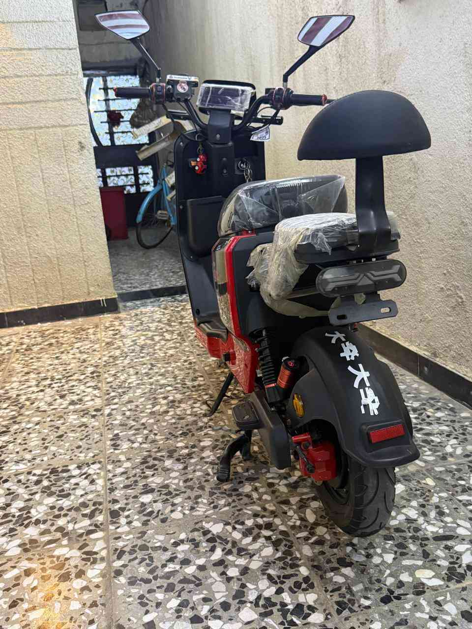 السلام عليكم  دراجة ار 7 للبيع دراجة مكفولة
والدارجة ما ماشية اهواي ماشية بس 4تشر وسعرها 475 الف وبيه مجال مكاني بصراة الزبير الرقم ***********
