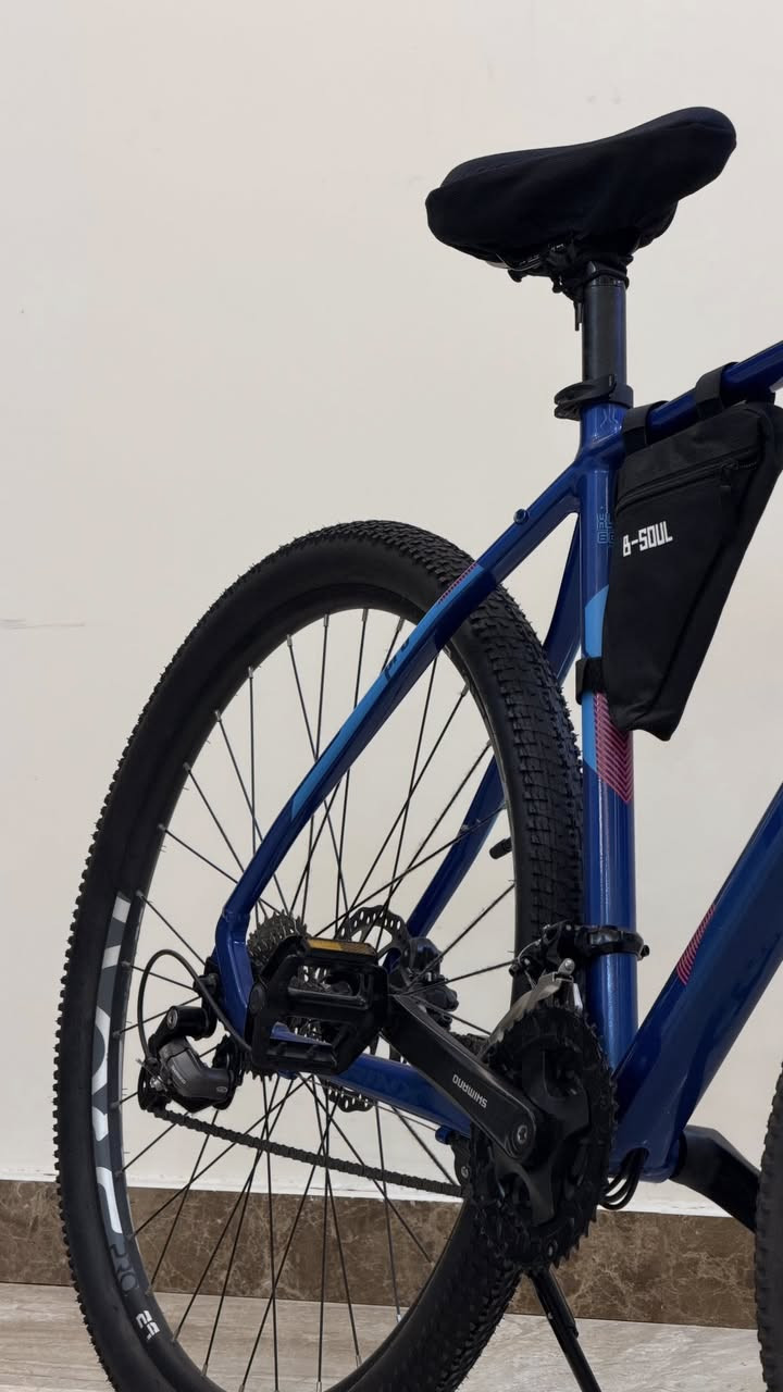 🇮🇹TRINX X1 PRO.          غير مستخدم🛑🛑🛑
حجم 29
قياس L 
فريم الامنيوم بلكامل 
بريك دسك هايدروليك 
الفريم صب
سستم شيمانو بلكامل
اطارات KENDA
السعر 550 وبي مجال بسيط
العنوان بغداد
*********** واتساب
