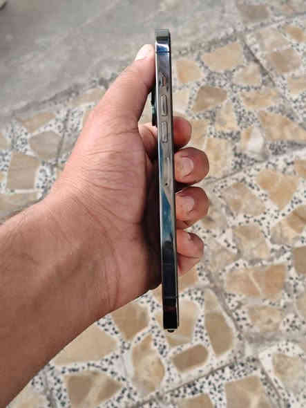 ايفون 13  برو ماكس ذاكره 256 البطاريه 80.
ما مفتوح امريكي ❤️ مكاني نجف حي العسكريه 

وانا خادم الطيبين هذا رقم موبايلي واتساب ***********
