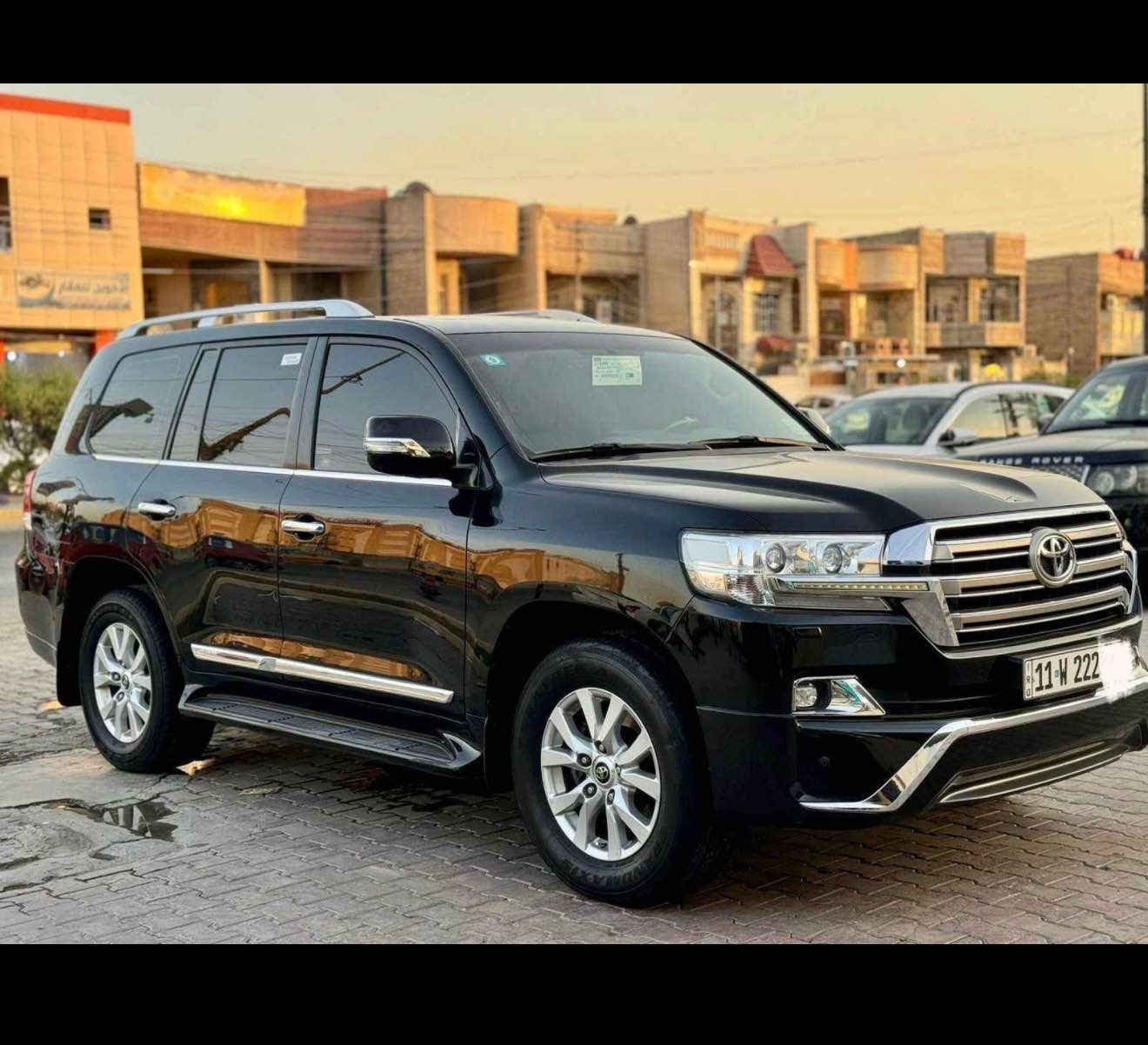 السلام عليكم 
للبيع لاندكروز Gxr جديدةموديل 2017 فطيم اصلي باب اول رقم بغداد جديدمشروع وطني مميز سنوية وهزة جديدة سيارة جديدة بيها بارد صبخ دوسه باب خلفي فقط كير ومحرك وصدر مكفولة تخم تايرات جديد شركةاصلي استخدام شخصي 
المواصفات 
1.ايرباك 8
2.كشنات جلد كهرباء
3.داخل بيجي 
4.تشغيل عن بعد 
5.حساسات امامية خلفية
6.مرايا كهرباء 
7.ثلاجة 
8.كامرة 
9.لايتات زنون
10.تحكمات استيرن 
11.موس وتحكمات 
12.انارة داخلية 
13. تغليف ppf
13. وبعد هواي مواصفات مال فطيم 
السعر 52000 وبيها مجال بيع فقط  استخدام مال بيت للاستفسار الاتصال على الرقم *********** بغداد, العراق
