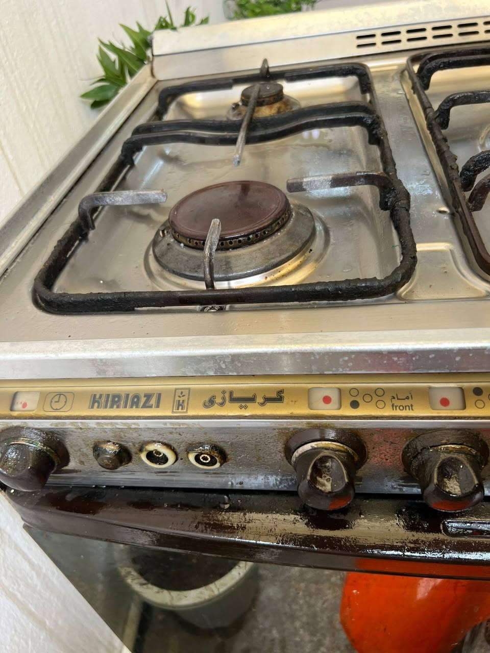 متوفر طباخ نظيف ومابي اي ضرر وكلشي شغال
مكان بغداد الصليخ 
***********
