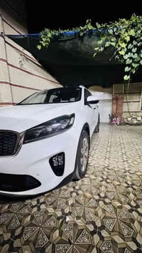 سورنتو 2018 لون ابيض صدفي  وارد خليجي وكالة اعلى فئة بالسورنتو   مرقم ...