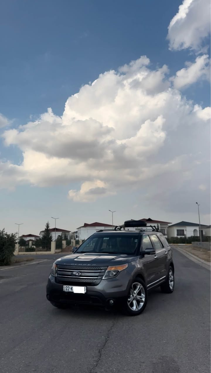 فورد اكسبلور 2012 

فول موصفات ليميتد
بدون صبغ بي ثلاث اماكن اقل من شبر تعديل بارد 
البقيه شرط من دعاميه لدعميه ومكفوله كير ومحرك خير من الله الشراي يتصل 

واتس موجود ***********
رايده152 ومراوس حسب القناعه 

موصفات 

محرك ٦ سلندر
- سبعة راكب
- جنطة ذكية 
-دبل اكسل
- بانورامه
- حساسات خلفي وطراف 
- بصمة تشغيل عن بعد وبصمة ابواب
- شاشة كبيرة  
- الكشنات الامامي  كهرباء 
- ويل الجنوط المرغوبه وحلوه 
- لايتات زينو
-كشنات جلد
-وباقي المواصفات المعروفه بل اكسبلور اليمتد الفول 

هزه وسنويه جديد ثاني يوم احول أربيل, العراق
