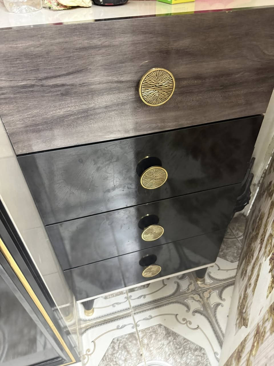 السلام عليكم
غرفه للبيع 8قطع للبيع
نضيفه جدا 
السعر٧٠٠وبيه مجال للشراي 
لاستفسار الاتصال على الرقم***********
