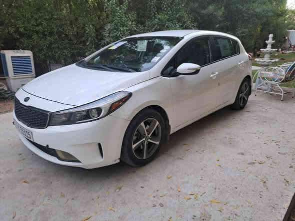 كيا فورتي موديل ٢٠١٧  محرك جبير رقم بغداد النكليزي الجديد بسمي وارد امريكي حادثهه بل منشور صور الحادث السيارة حلوة وناعمه ومابيهة اي نقص تخم تاير وصدرين جدد كير ومحرك وتبريد مكفولات مكاني بغداد الغزالية 
السعر ٩٣
رقمي ***********
