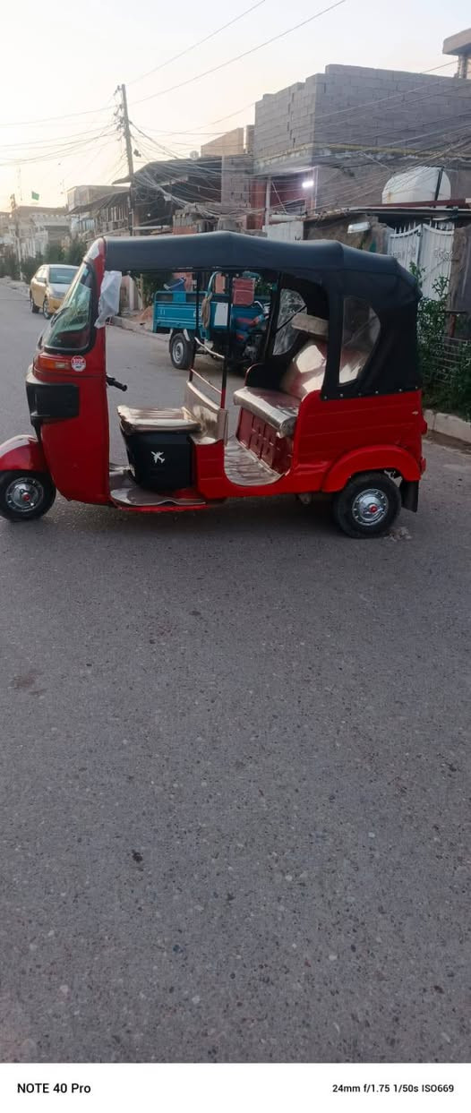 سلام عليكم تكتك 17 اوراق المصطفى 
مكينه ناعمه خياسات معمره وكامله كهربايات شغاله
مابيه اي نقص المكان سبع قصور 3300 وبيه مجال 
***********
